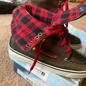 Women high top asperity